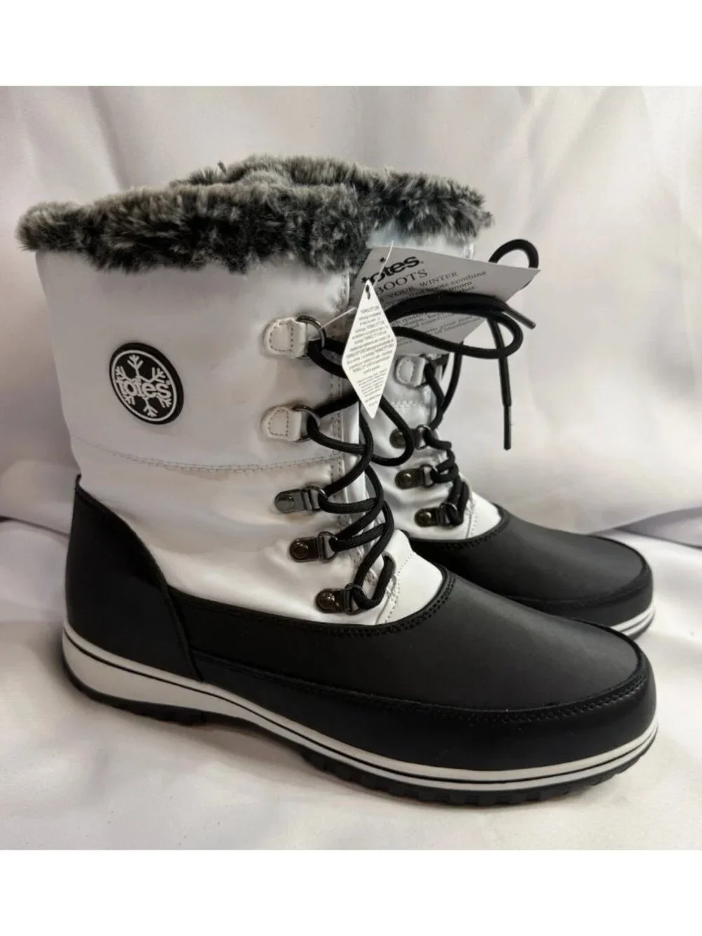 Totes Avery Boots Size 11 Black & White Snow Winter Boot Waterproof Insulated